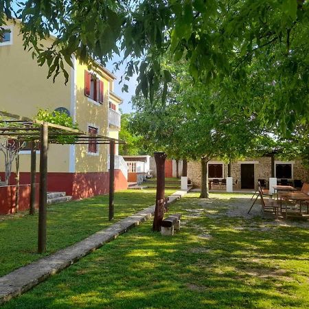 Kuca Za Odmor Dolovi Hotel Golubic  Екстериор снимка