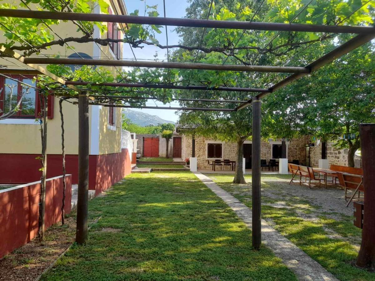 Kuca Za Odmor Dolovi Hotel Golubic  Екстериор снимка